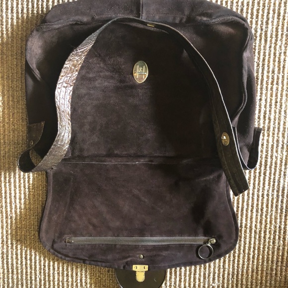 Gorgeous Vintage Suede Leather Messenger Style Bag in Brown - Picture 12 of 13